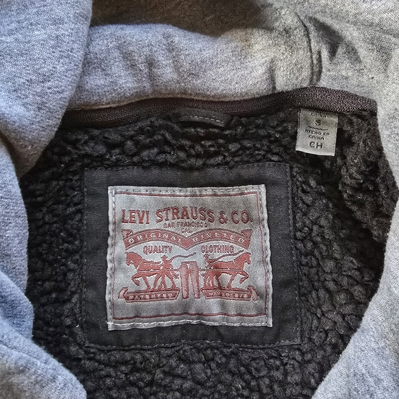 Men's Like New Levi Strauss Jacket - Picture 2 of 2
